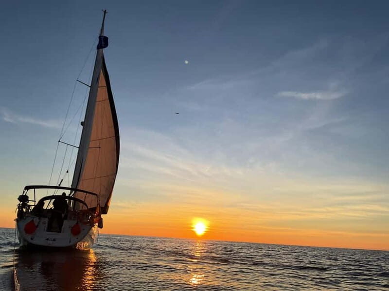 Barcelona Sunset Sailing with Yacht Sashi - The Experience: A Closer Look