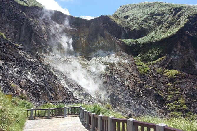 Beitou and Yangmingshan Day Tour from Taipei - Exploring the Beitou and Yangmingshan Day Tour from Taipei