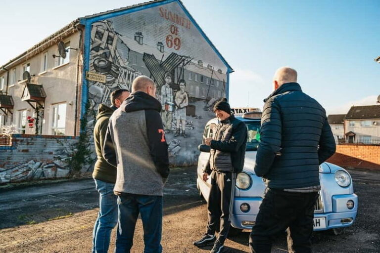 Belfast: 1.5-Hour Private Black Taxi tour - An In-Depth Look at the Belfast Black Taxi Tour