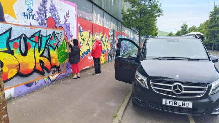 Belfast Black Taxi Tour - The Belfast Black Taxi Tour: A Deep Dive