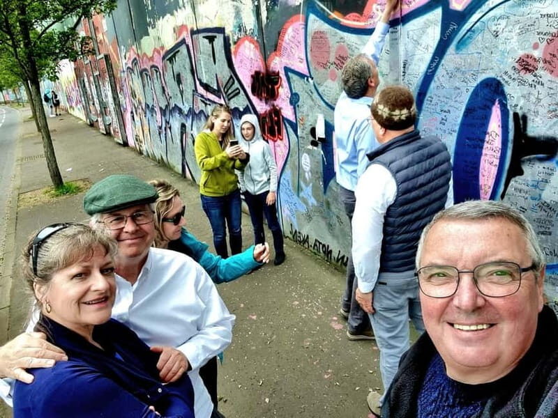 Belfast Political and Mural Taxi Conflict History Tour - What Sets This Tour Apart