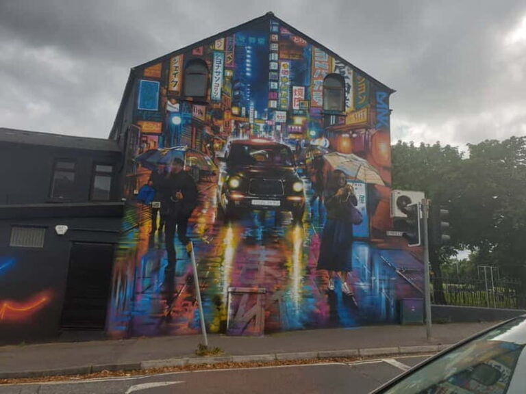 Belfast: Private Black Taxi Cab Political Murals Tour - What Makes This Tour Stand Out?