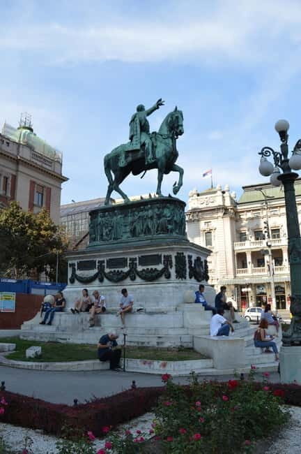 Belgrade: Get to know the city center and Serbian culture - The Guide and Overall Atmosphere