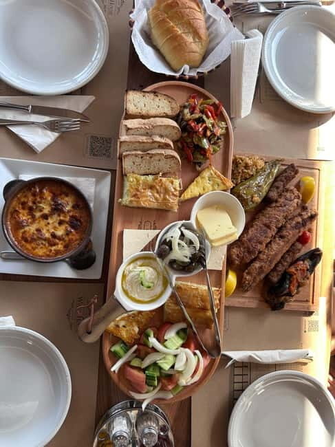 Berat City Center : Traditional Lunch/Dinner - Authenticity and Real Guest Perspectives