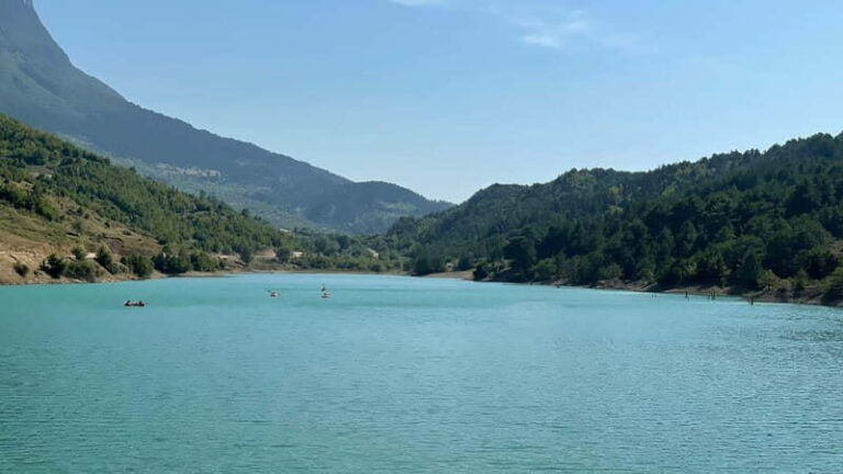 Berat: Tomorr Mountain and Lakes of Dardhë Day Trip - Guided Hike to Castle Rock: Panoramic Vistas Await