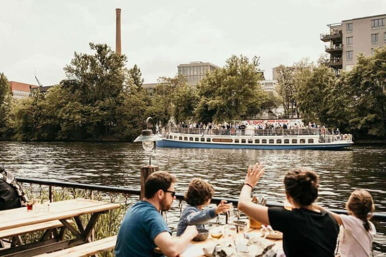 Berlin: 2.5-Hour Beer & Sunset Sightseeing Boat Cruise - A Detailed Look at the Experience