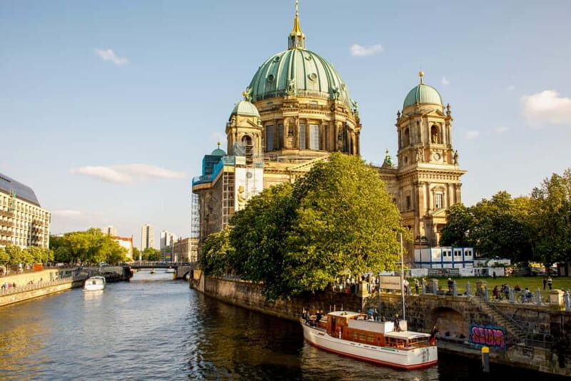 Berlin: Boat Sightseeing Tour on Electric Motor Yacht - The Itinerary Breakdown