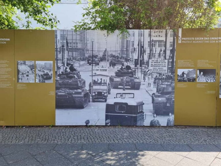 Berlin: Guided walking tour of the Secrets of the Berlin Wall - Breakdown of the Tour Experience