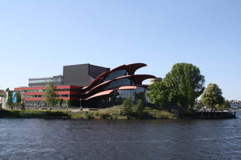 Berlin: Potsdam-Rundfahrt über die Unterhavel mit Guide - The Itinerary Breakdown
