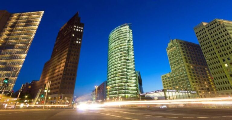 Berlin: Walking Tour of the Top 10 Sightseeing Attractions - What to Expect on the Tour