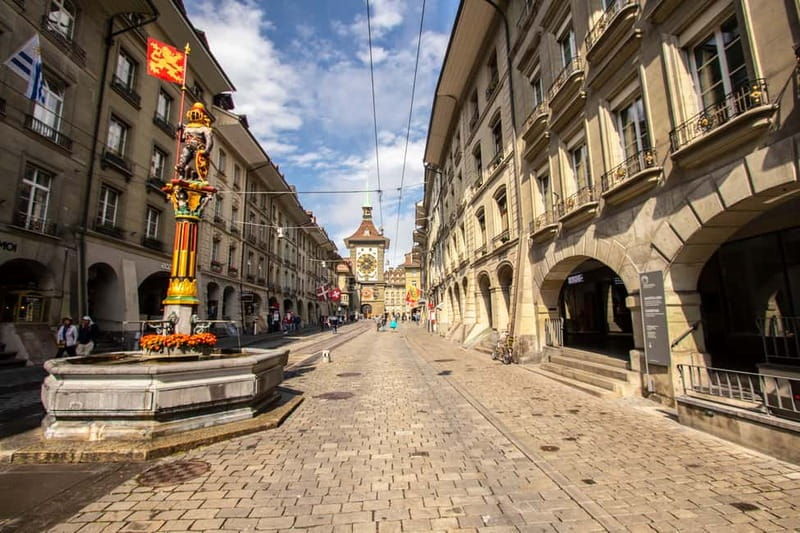 Bern: Private Express Walk with a Local in 60 minutes - Key Points