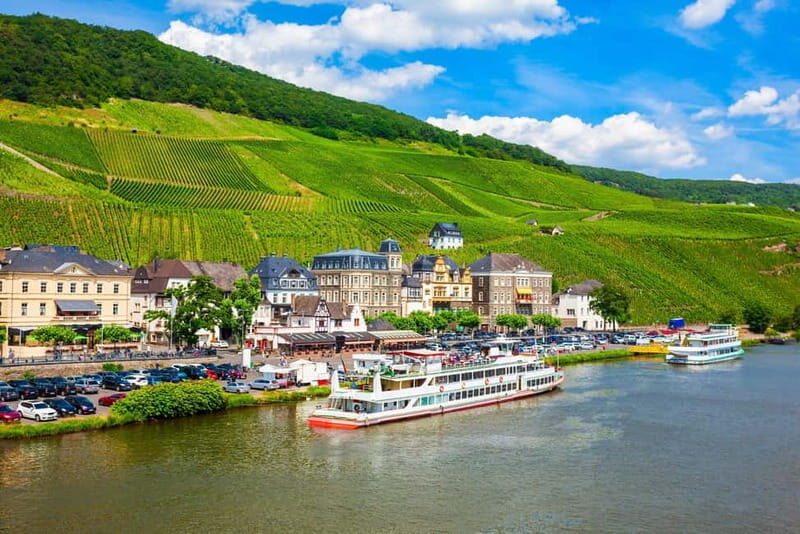 Bernkastel-Kues, Moselle: Bicycle picnic boat tour with wine tasting - The Boat Journey: From Traben-Trarbach Back to Bernkastel