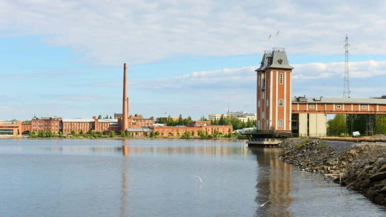 Best of Vaasa: Private Walking Tour with a Local - The Value of a Private, Flexible Tour