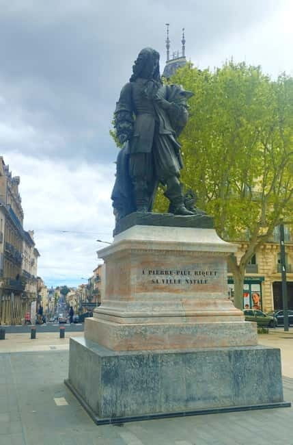 Béziers Walking Tour in English with Aurélie, the Frenchy - Exploring Béziers with Aurélie: A Walk Through History and Charm