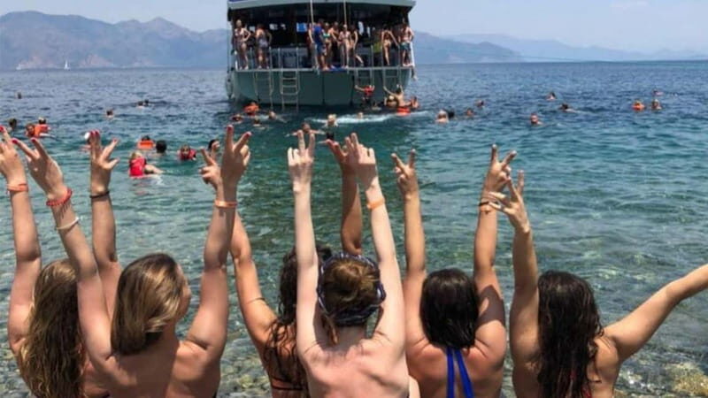 Big Boss Boat Trip Adults Only +16 - Who Is This Tour Perfect For?