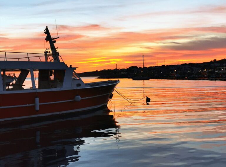 Boat Party al Tramonto nelle acque del Salento con Drink - The Experience in Detail