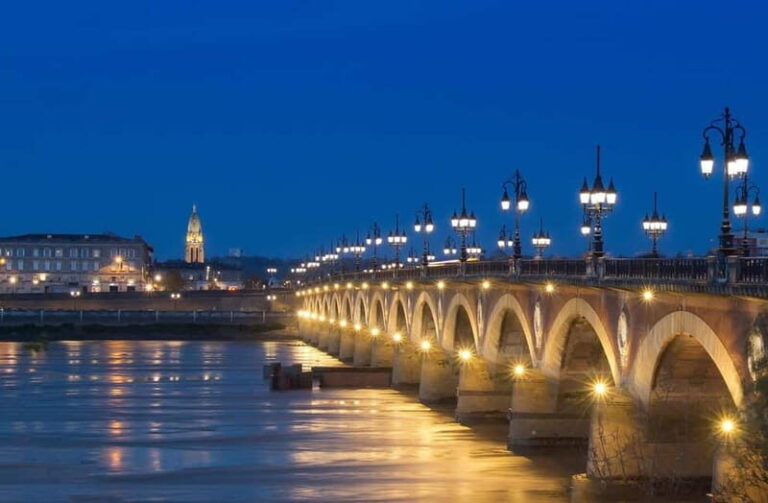 Bordeaux highlights small group tour from Biarritz - Why This Tour Stands Out