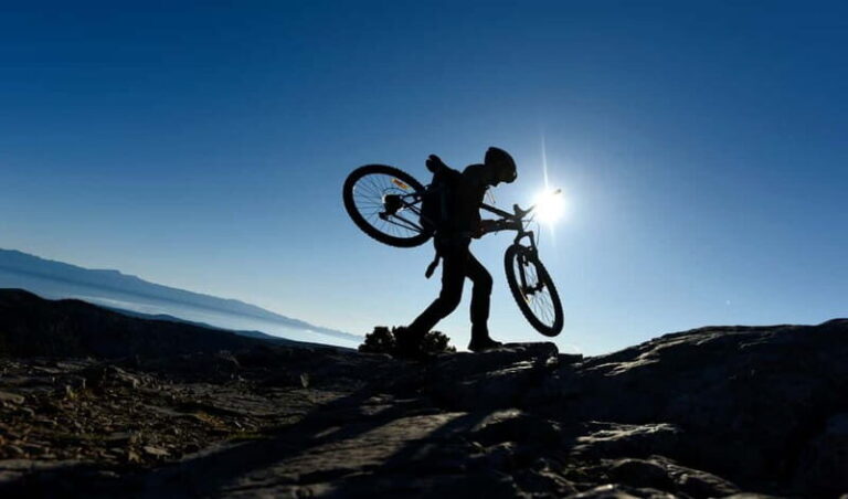 Bra island: Vidova Gora krip Splitska Postira Biking Tour - Why You Should Consider This Tour