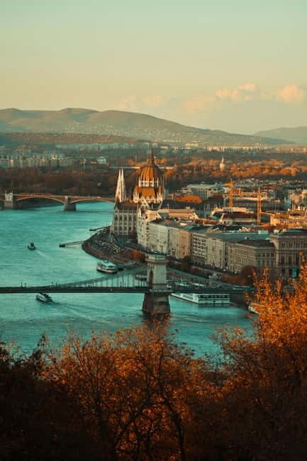 Bratislava and Budapest, two capitals in one day - Transportation and Group Size