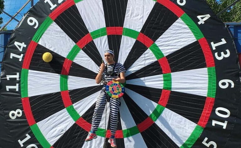 Bratislava: Footdarts Experience with Instructor - The Venue and Setup