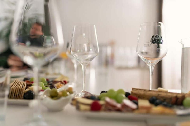 Bucharest: Craft Beer Tasting with Cheese & Charcuterie - The Venue: Common House Bucharest
