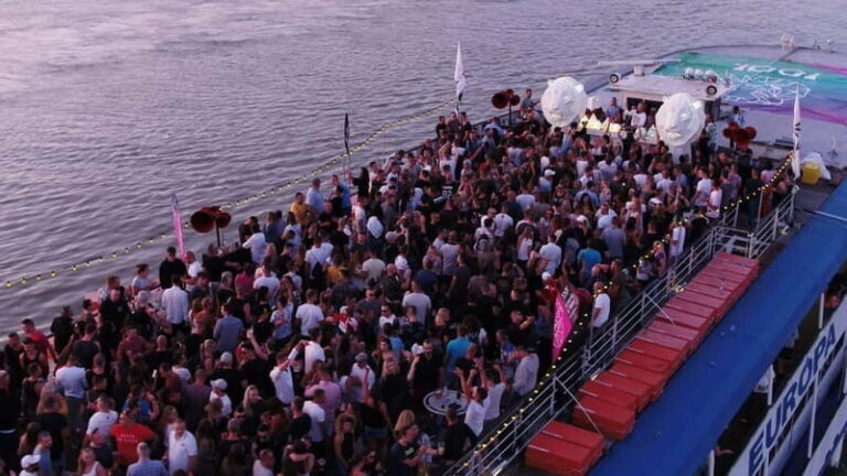 Budapest: Cruisin' Boat Party x Santsat: River Ride - Who Will Love This Experience?