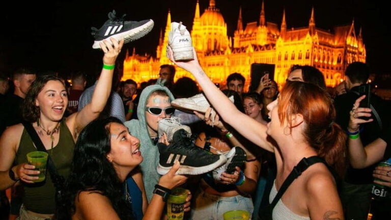 Budapest: Danube Beat Party Cruise with Drink Packages - Breakdown of the Itinerary
