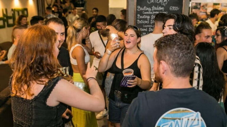Budapest: Party District Bar-Hop with 2hr Unlimited Drinks - What to Expect During the Experience