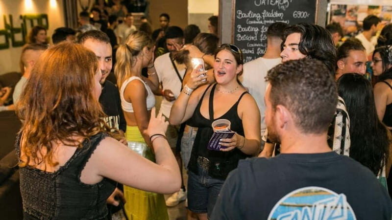 Budapest: Party District Bar-Hop with 2hr Unlimited Drinks - What to Expect During the Experience