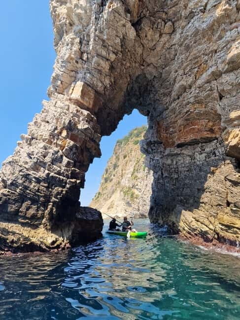 Budva: SUP/kayak tour to Sv.Nikola island caves - The Equipment and Included Extras