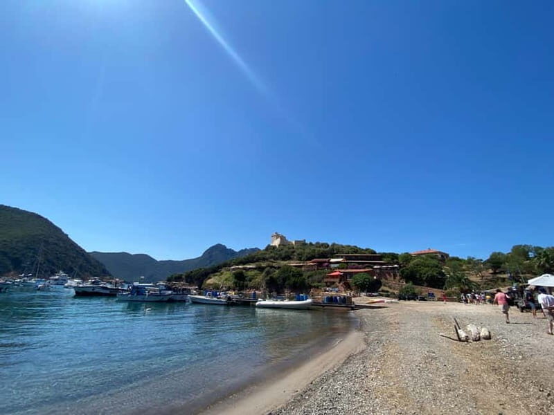 Calvi: Guided motorboat tour of Scandola and Girolata - The Experience on Board