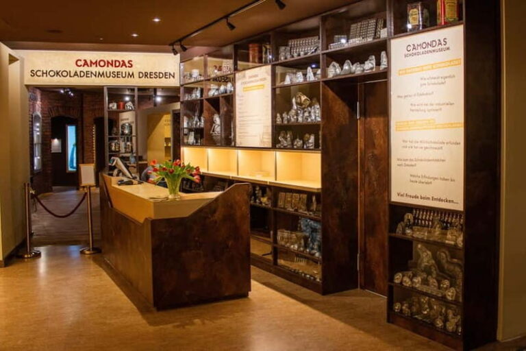 CAMONDAS Chocolate Museum Dresden: Guided tour + chocolate tasting - Tasting the Difference