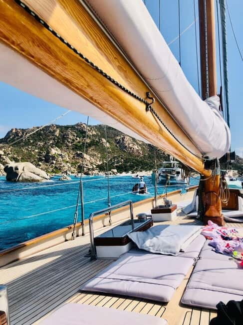 Cannigione: boat tour Maddalena Archipelago with lunch - Discovering Sardinia’s Maddalena Archipelago