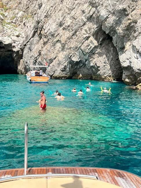 Capri: All Inclusive Boat Cruise with City Tour