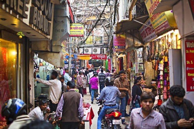 Captivating Walk through Old Delhi's Colorful Chandni Chowk & Private Transfer - Exploring Old Delhi’s Charm: A Guide to the Captivating Walk through Chandni Chowk
