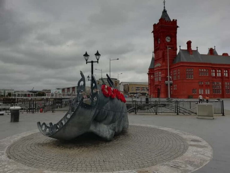 Cardiff: Private Half-Day City Center and Bay Walking Tour - Detailed Breakdown of the Itinerary