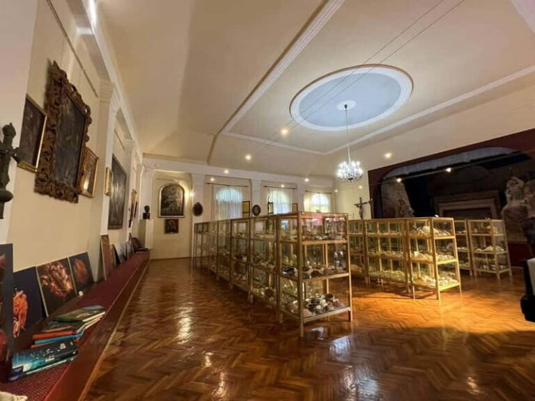 Cavtat: Shell Museum Entry Ticket with Guided Tour Option - Guided Tour and Interactive Experiences