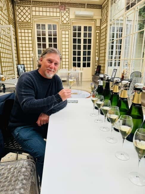 Champagne: Boutique Houses Tour with Restaurant (Private) - Transportation and Comfort