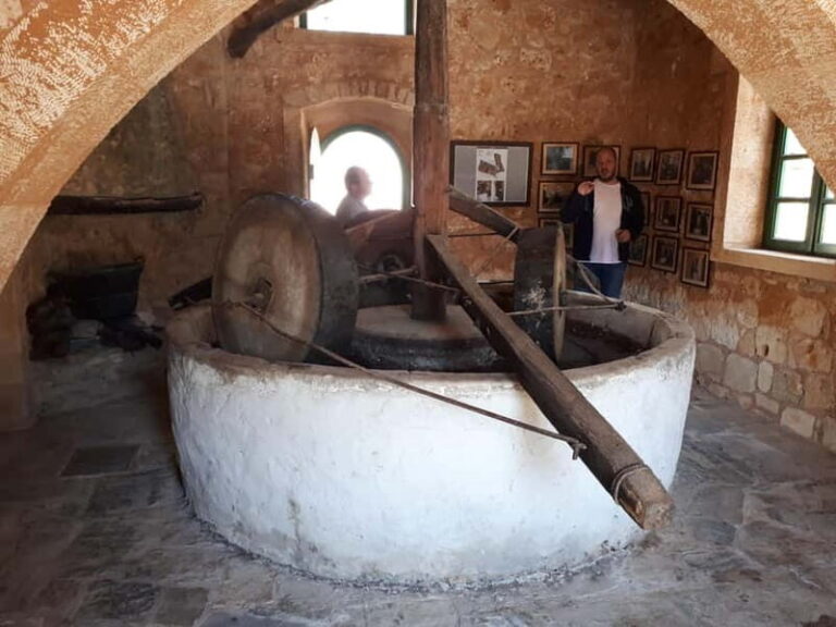 Chania: Olive Harvest Day Trip with Guide & Transport - Why Choose This Tour?