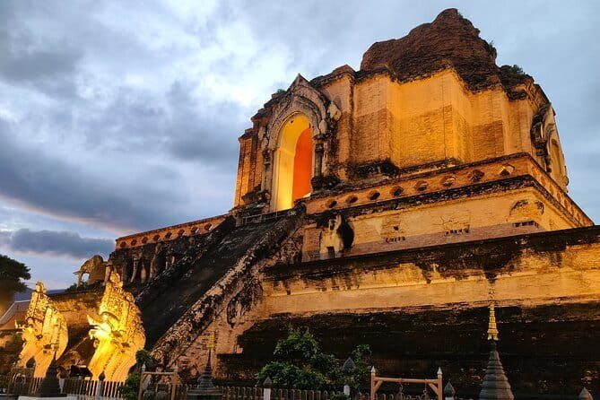 Chiang Mai Old City & Temples 3 hour Twilight Walking Tour - Discover Chiang Mais Twilight Charm: An Honest Look at the 3-Hour Old City & Temples Tour