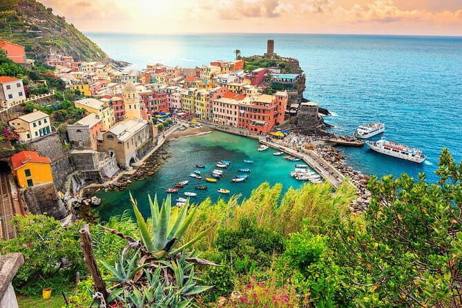Cinque Terre Small Group or Private Day Tour from Florence - Experience the Charm of Cinque Terre on a Day Tour from Florence