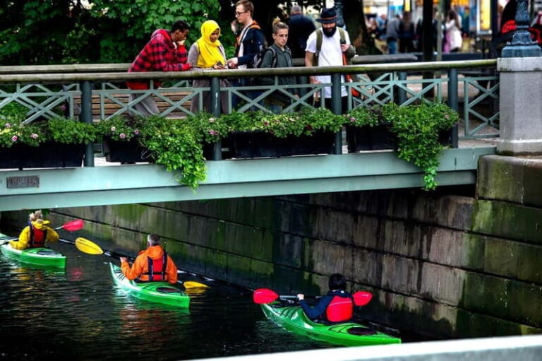 City Kayak Tour - A Closer Look at the Gothenburg Kayak Tour