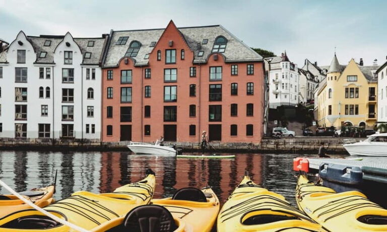 City walk in Ålesund: Art Nouveau, sea views, and insider tips - Water’s Edge and Coastal Infrastructure