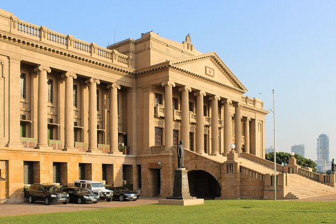 Colombo city tour by car ( Private ) - Key Points