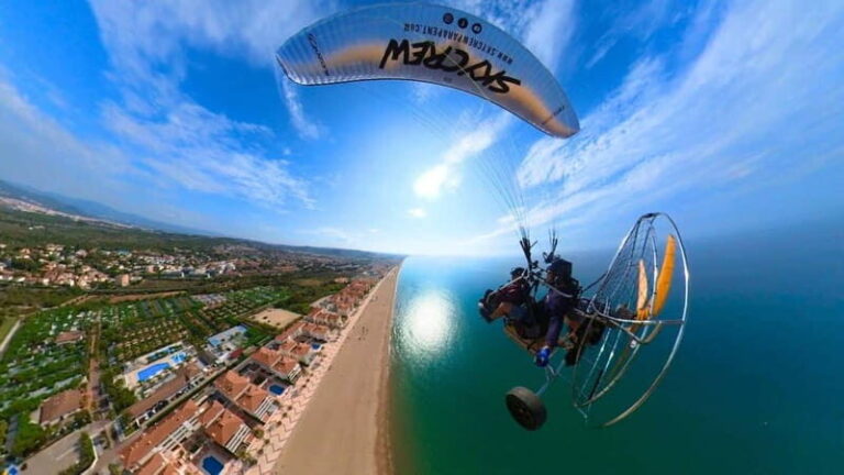 Coma-Ruga: Paramotor flight with photo and video report - Who Should Do This Tour?
