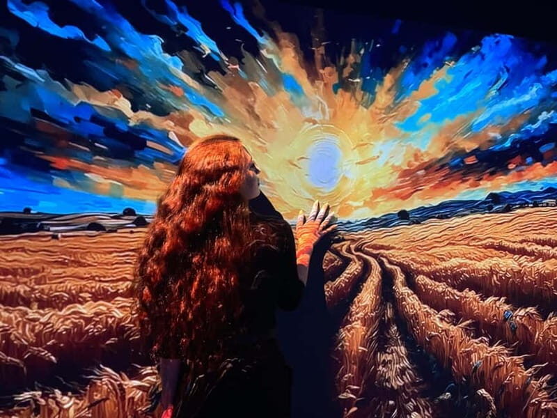 Combined ticket: Digital Exhibition & Museum of Illusions - Deep Dive into the Experiences
