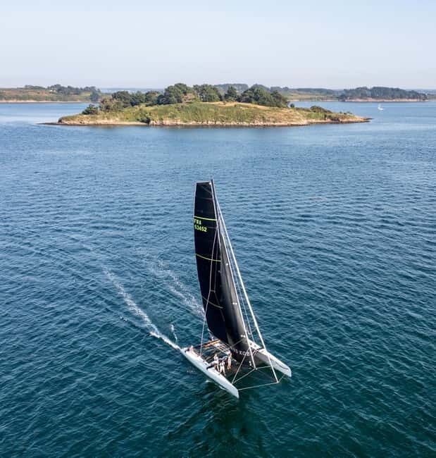 Come aboard at Larmor-Baden: discover our Extreme 40 catamaran - Who is this tour best suited for?