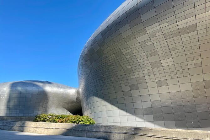 Contemporary & Retro Seoul Private Tour with Local Food Tasting - Key Points