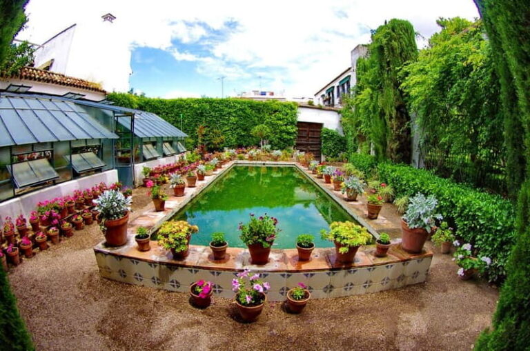 Córdoba: Viana Palace Courtyards Guided Tour - Practical Details: Cost, Accessibility, and Tips