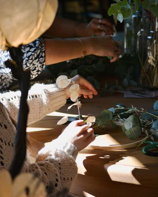 Cotignac: Workshop for creating dried flower crowns